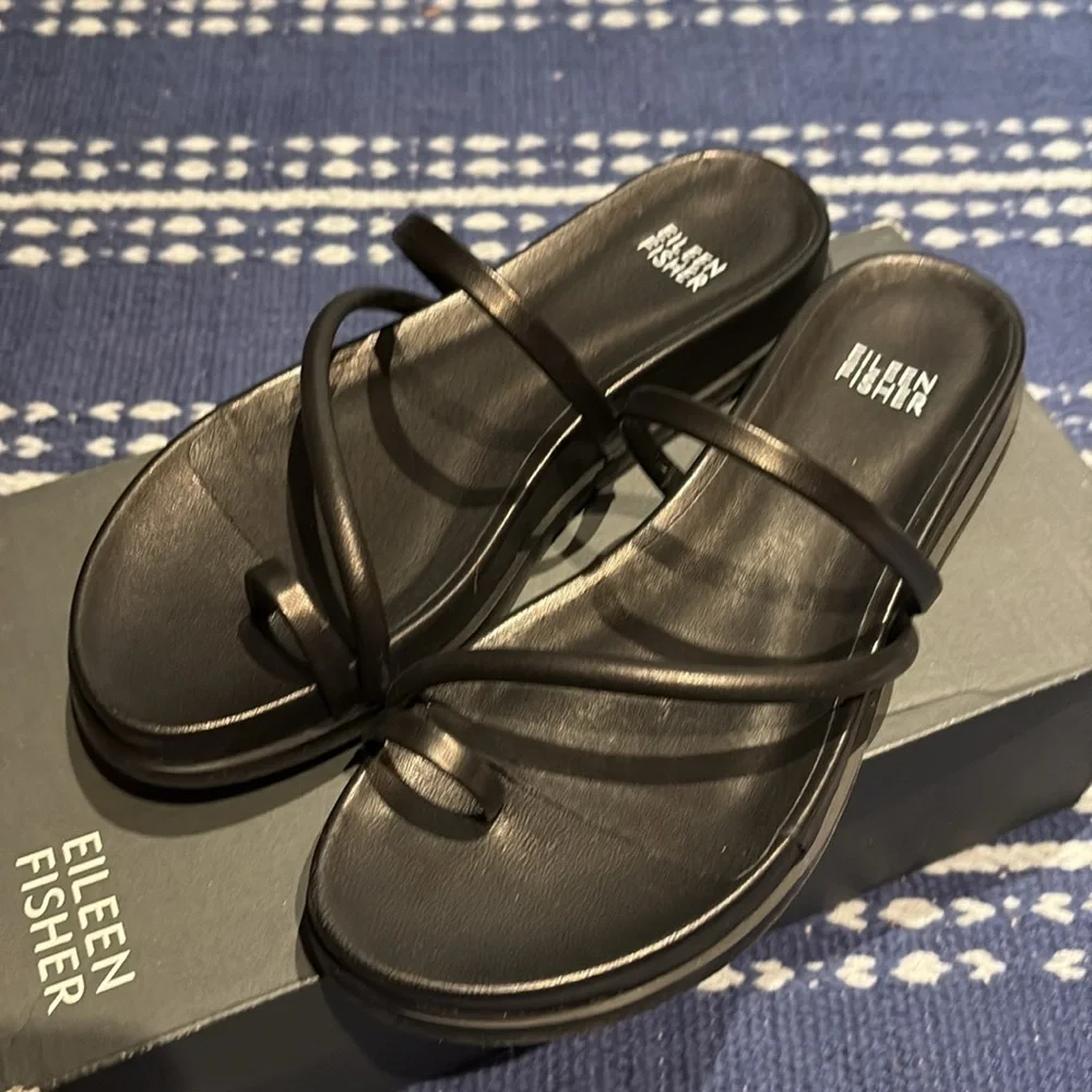 Eileen Fisher black leather Dorado sandals - Picture 5 of 5